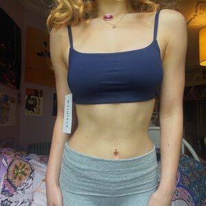 Athleta A~C scoop bikini top in navy blue!